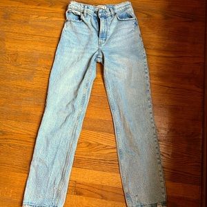 Abercrombie & Fitch The 90’s Straight Ultra High Rise.